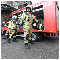 Rola de cablu Reflectorizant,etanșe la apa IP68 din cauciuc solid pt. pompieri ,  DIN 14680 , 230V/16A,50m